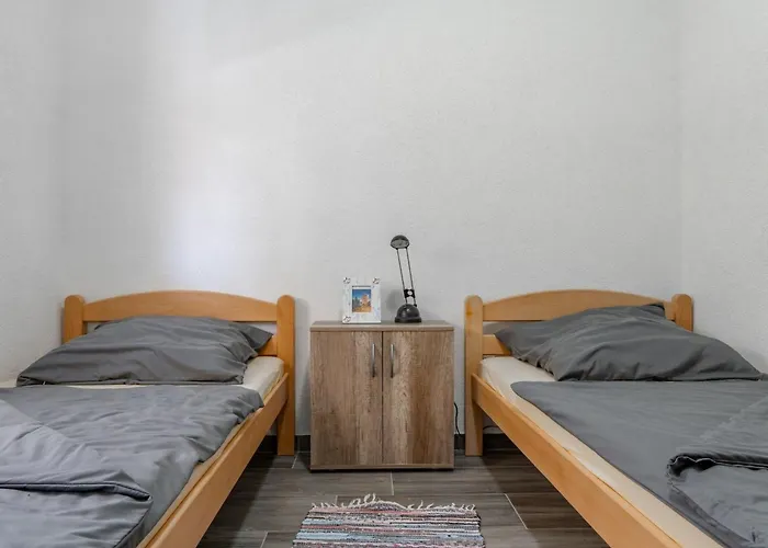 Tusla 3 By Interhome アパート ヴィル